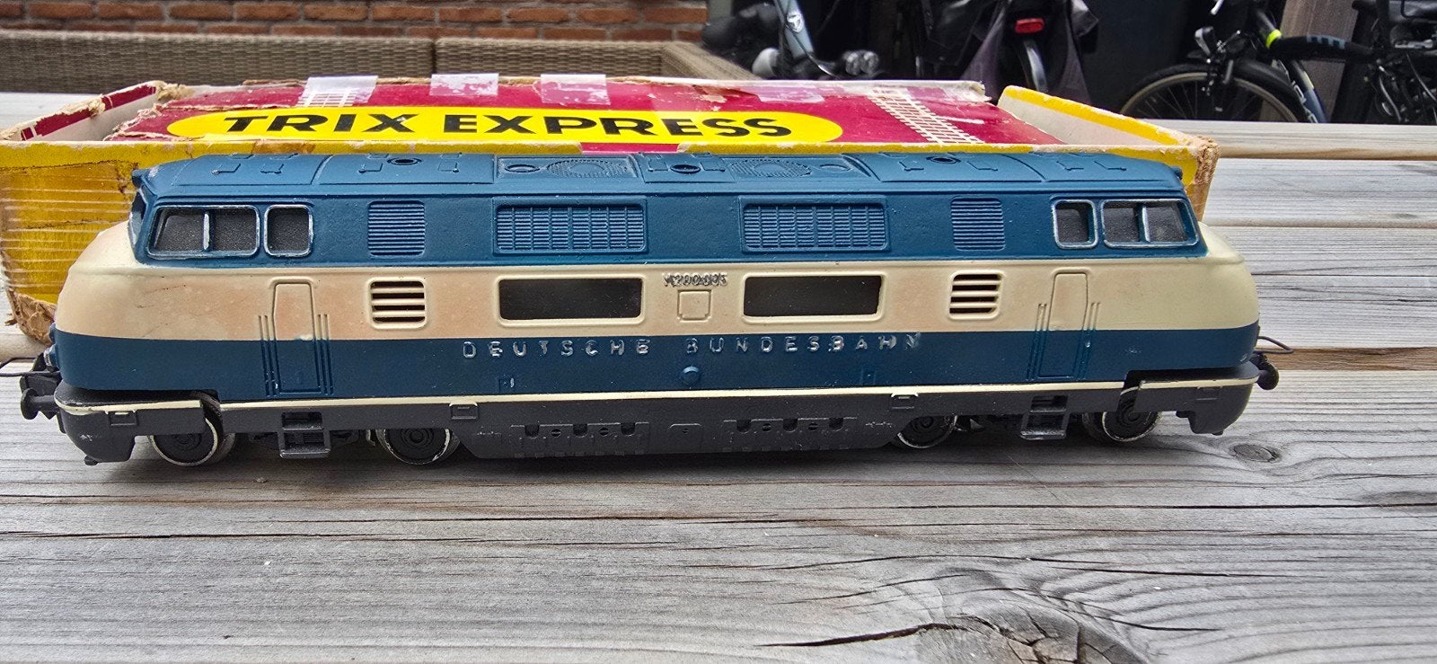 trix express v200 groen/beige., Hobby en Vrije tijd, Gebruikt, Trix, Ophalen of Verzenden, Gelijkstroom