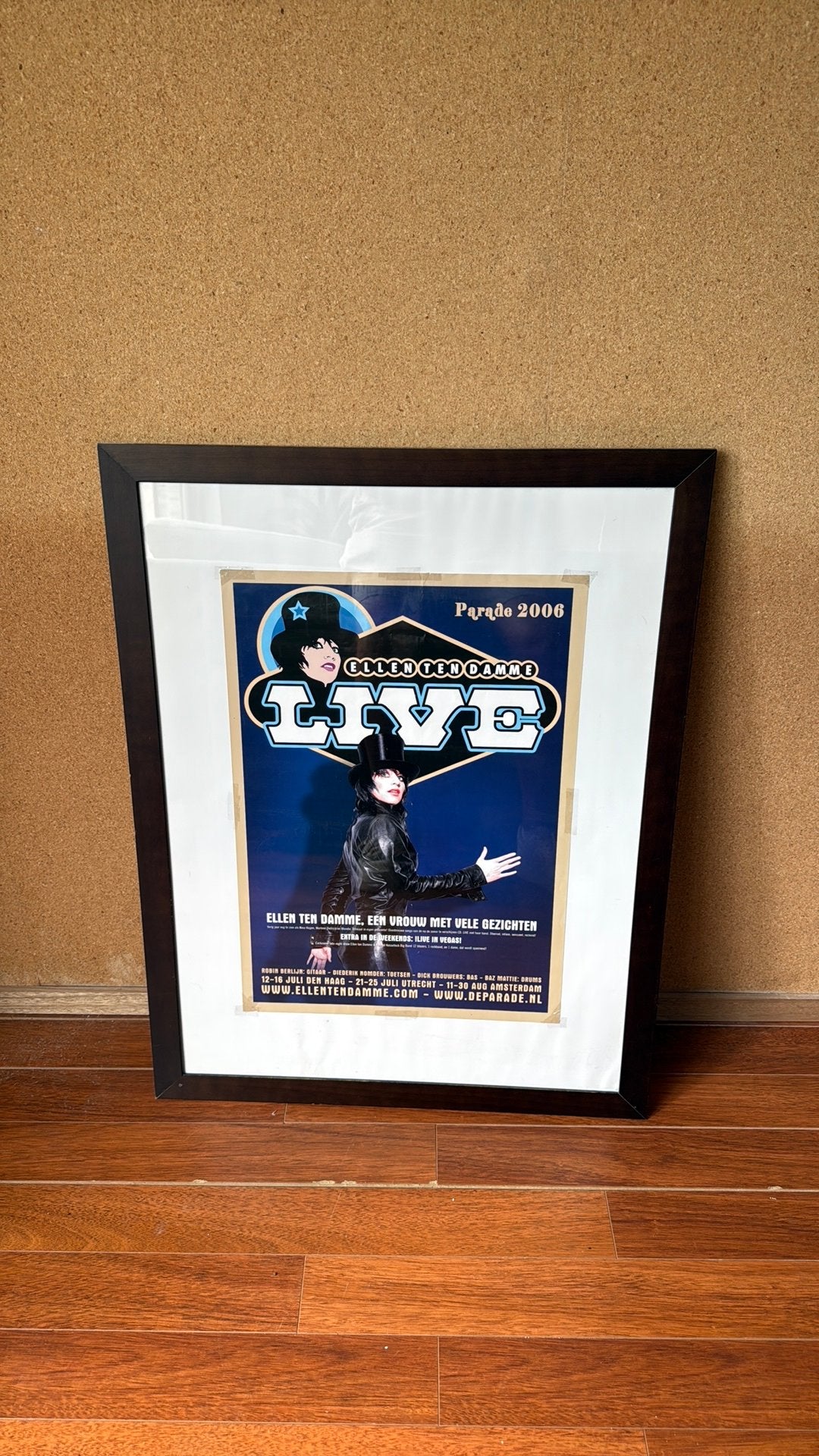 Ellen ten Dame poster in grote houten lijst, Ophalen
