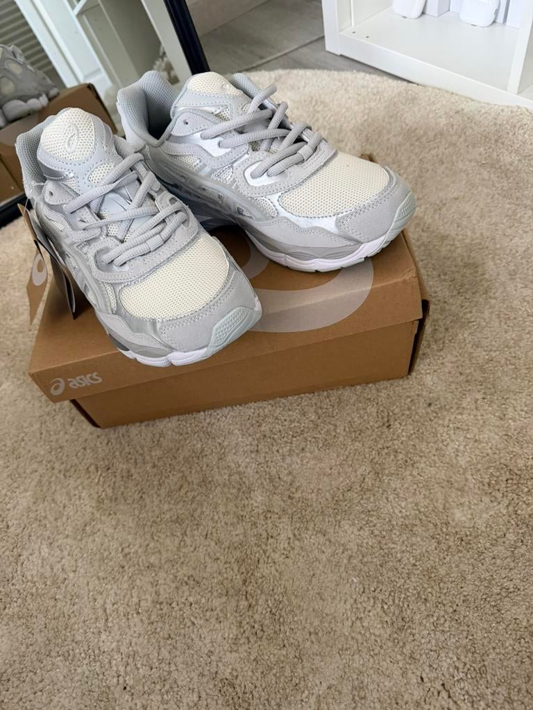 Asics nieuw, Ophalen of Verzenden, Zo goed als nieuw, Sportschoenen