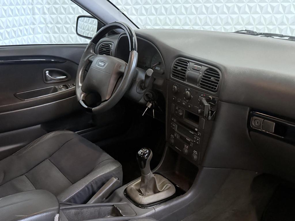 Volvo S40 2.0 Europa Airco Cruise Trekhaak / GEEN APK! (2001, Auto's, Volvo, Voorwielaandrijving, Gebruikt, 4 cilinders, Handgeschakeld
