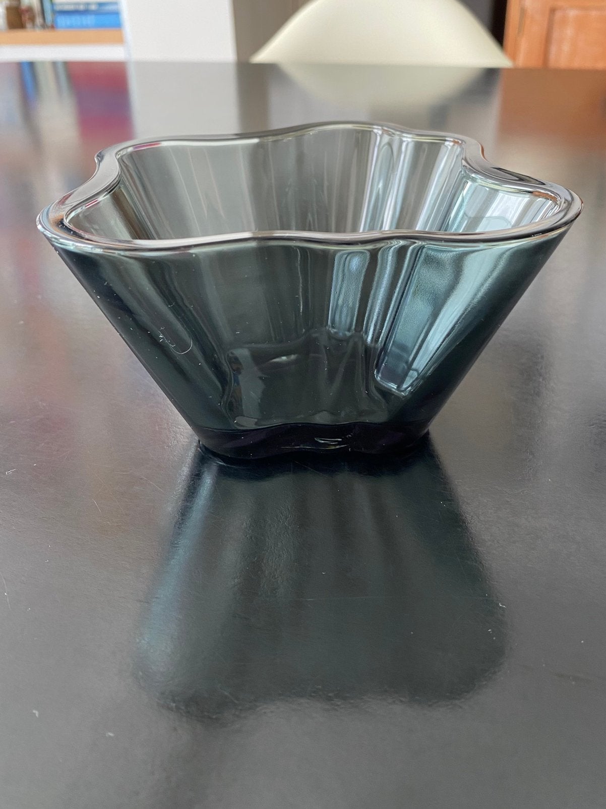 Alvar Aalto schaal van Ittala grijs, Ophalen of Verzenden, Zo goed als nieuw, Rond, Glas