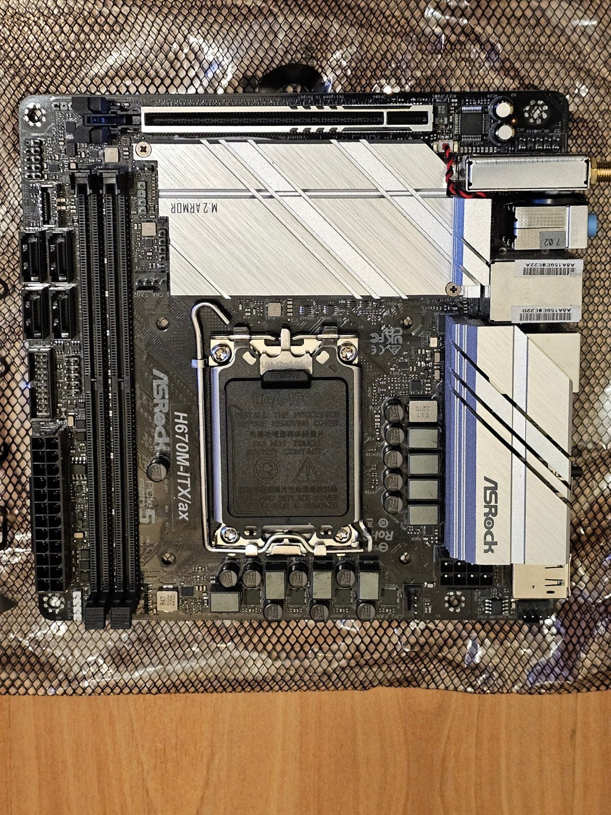 ASRock H670M-ITX/ax Moederbord - Instabiel/Crashes, Ophalen, DDR4, ITX, Niet werkend