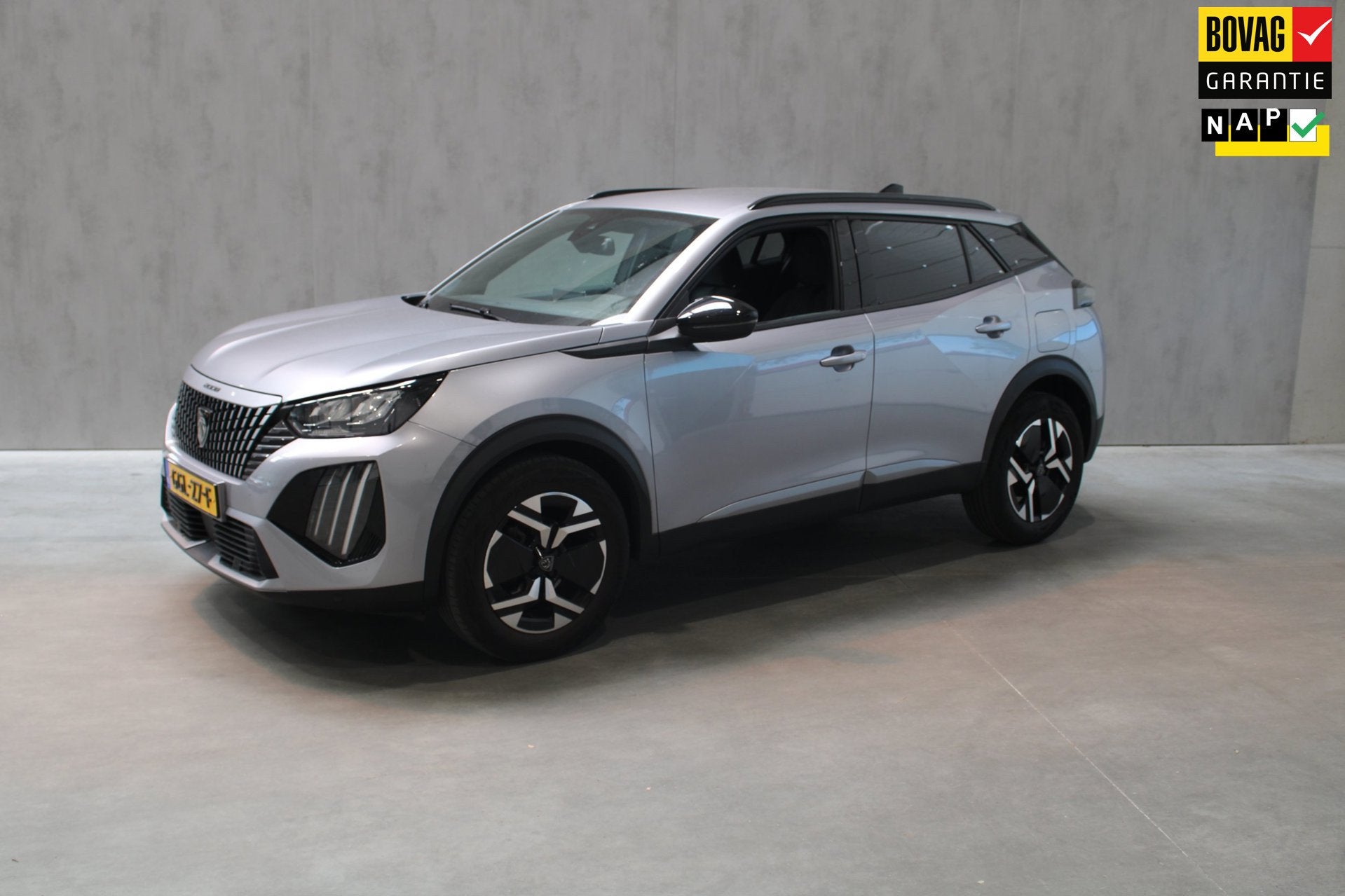 Peugeot 2008 1.2 PureTech 100 Allure Camera/Cruise/Trekhaak, Auto's, 12 maanden, 101 pk, Gebruikt, Euro 6