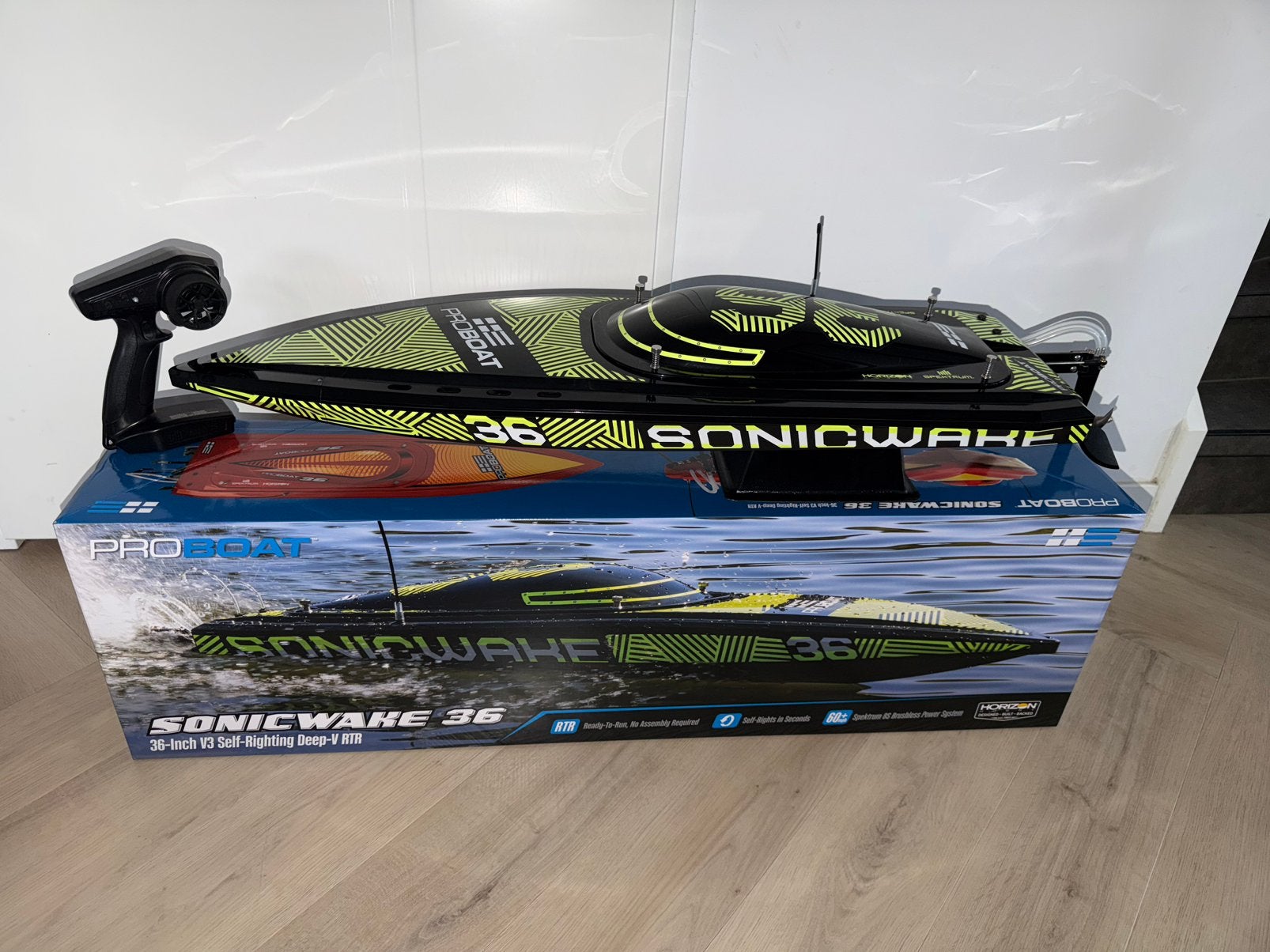 Sonicwake 36 V3 8s ZGAN, Hobby en Vrije tijd, Modelbouw | Boten en Schepen, Ophalen, Zo goed als nieuw, Groter dan 1:32, Overige merken