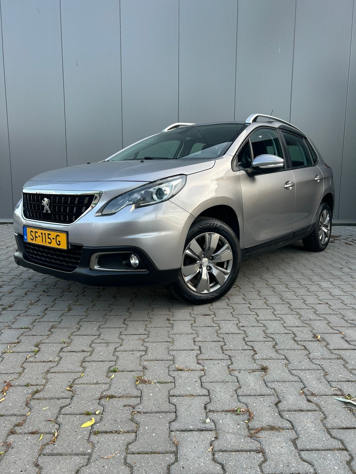 Peugeot 2008 1.2 turbo 2018 Grijs, Auto's, Voorwielaandrijving, 1250 kg, Bedrijf, Handgeschakeld