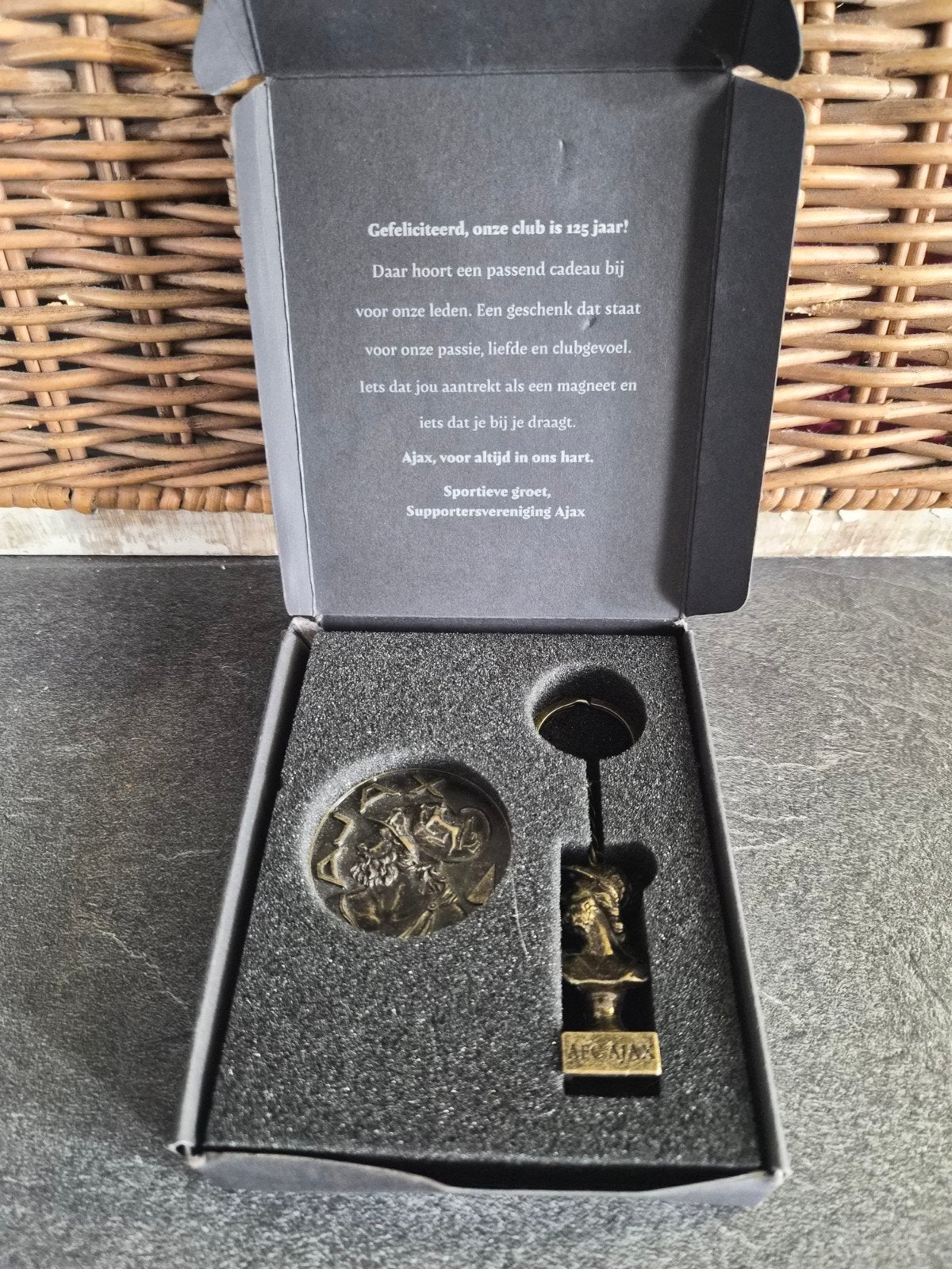 Ajax 125 jaar jubileum cadeau Supportersverenigingmdjejejjej, Ophalen