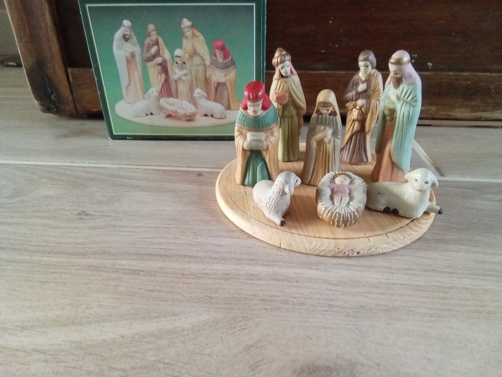beeldjes / Kerststal figuren zijn gemaak porselein, Antiek en Kunst, Ophalen of Verzenden