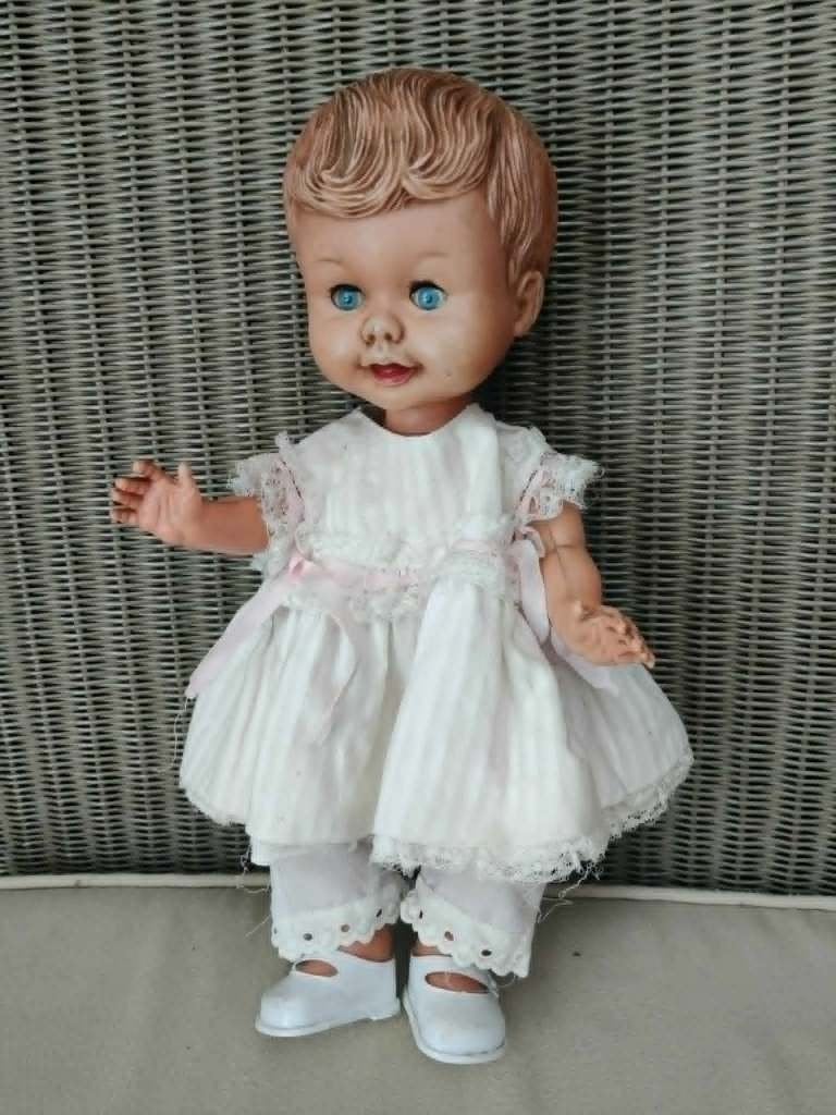 Vintage popje Galba Italy, met kleedjes origineel, Verzamelen, Poppen, Ophalen of Verzenden, Zo goed als nieuw, Pop