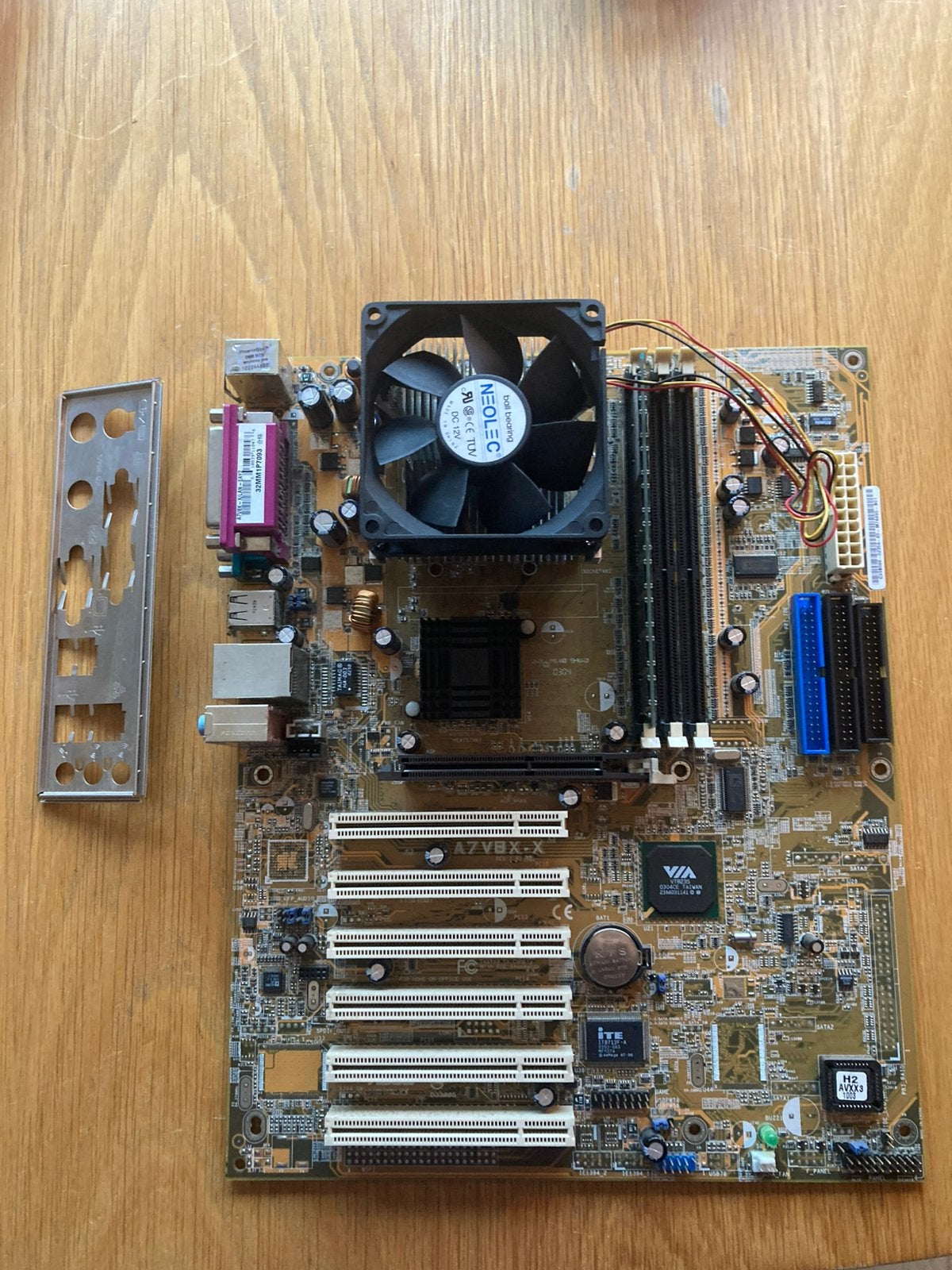 A7v8x-x AMD Athlon XP 2400+ 512mb ram, Ophalen of Verzenden
