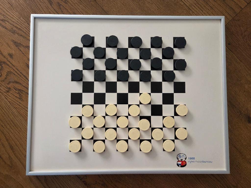 Magnetisch damspel voor aan de muur, Hobby en Vrije tijd, Gezelschapsspellen | Bordspellen, Ophalen of Verzenden, Zo goed als nieuw
