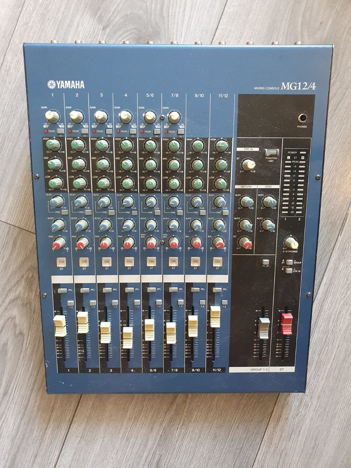 Yamaha MG 12/4 MIXER, Ophalen, Zo goed als nieuw, 10 tot 20 kanalen