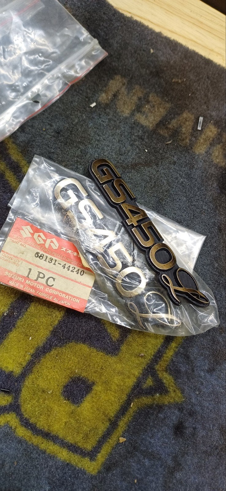 Suzuki GS450 emblemen (NOS), Motoren, Ophalen of Verzenden