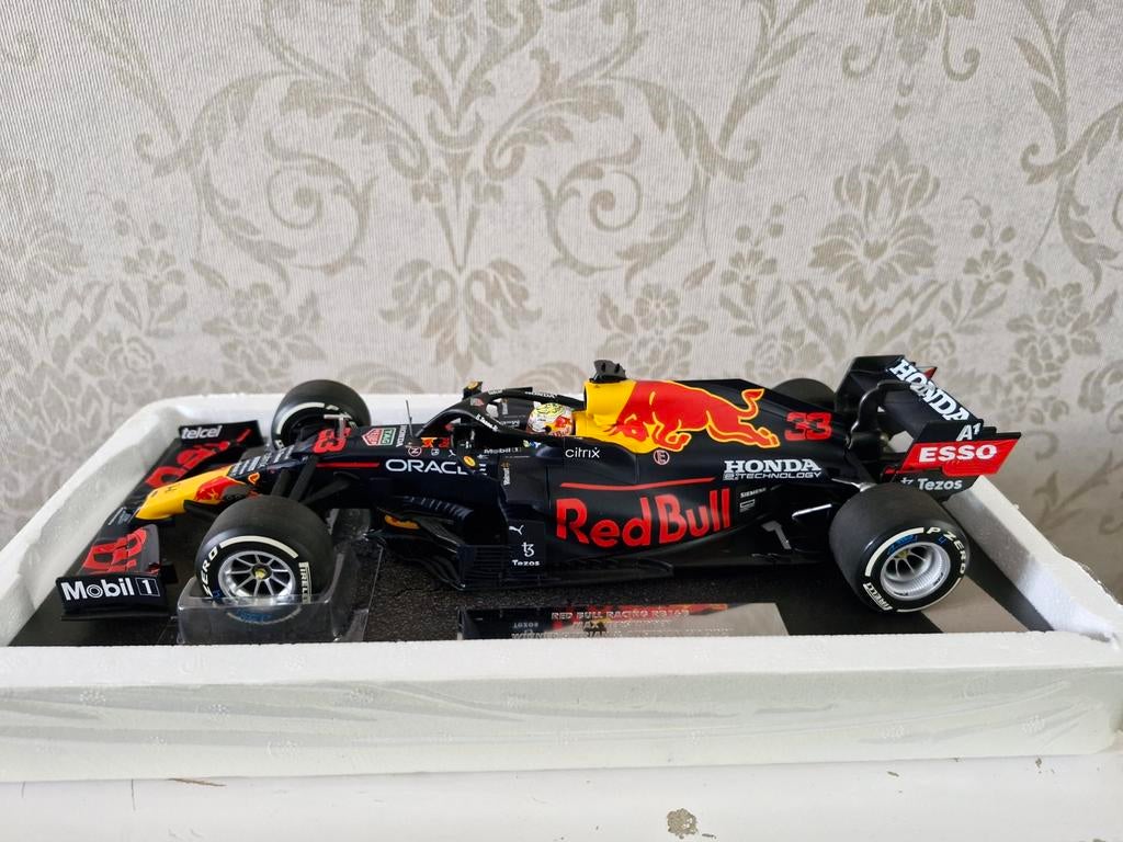 Red Bull Racing RB16B 2021 Max Verstappen 1:18, Hobby en Vrije tijd, Modelauto's | 1:18, Ophalen of Verzenden