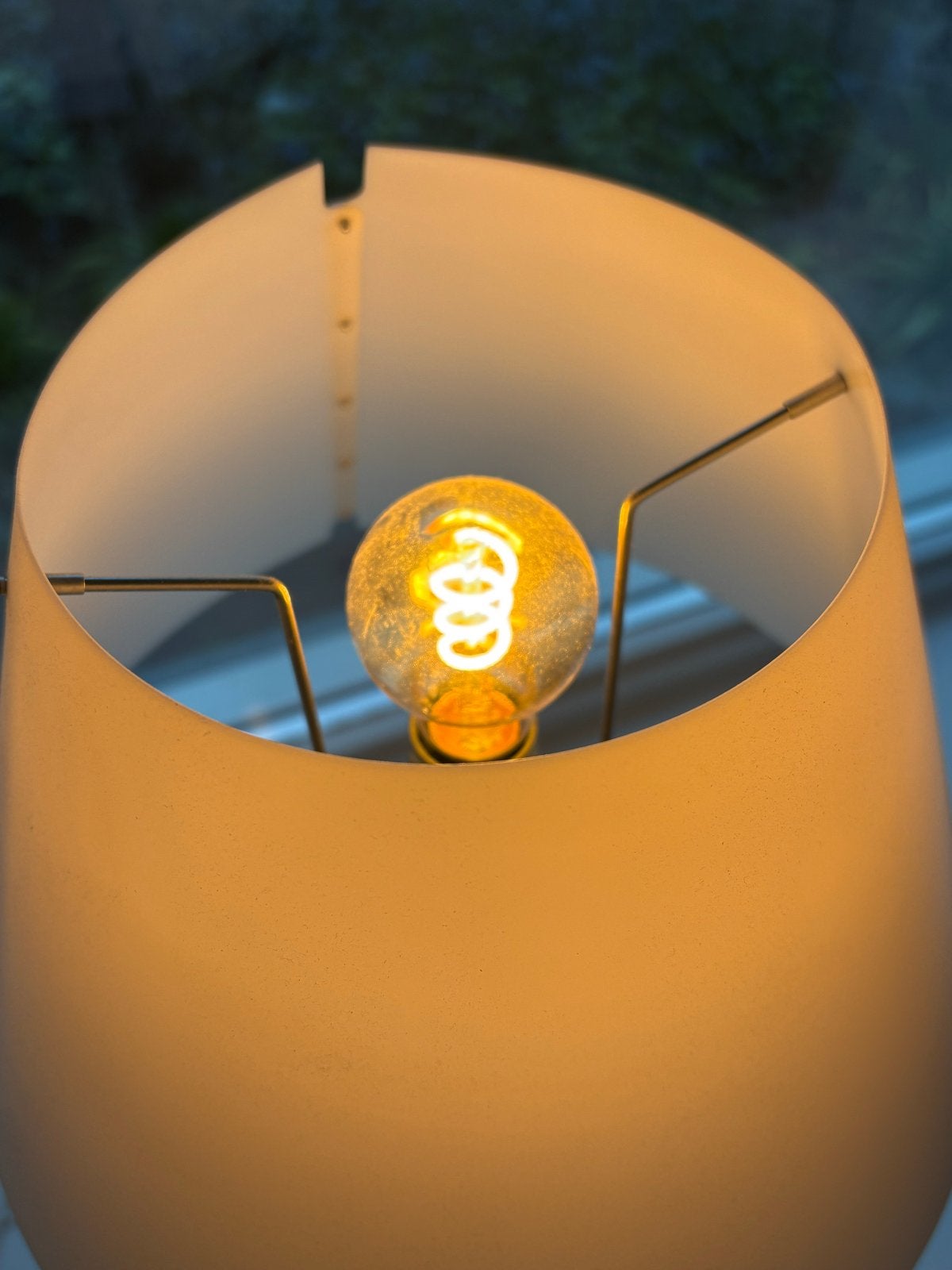 Constanza Lucelan 2x Tafellamp Aluminium Voet en Witte Kap, Verzenden, Wit, E27 (groot), Met kap