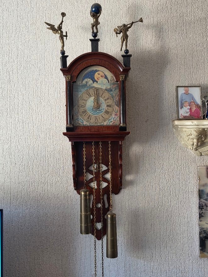 Friese Staartklok met Maanstand en Bellen, Ophalen