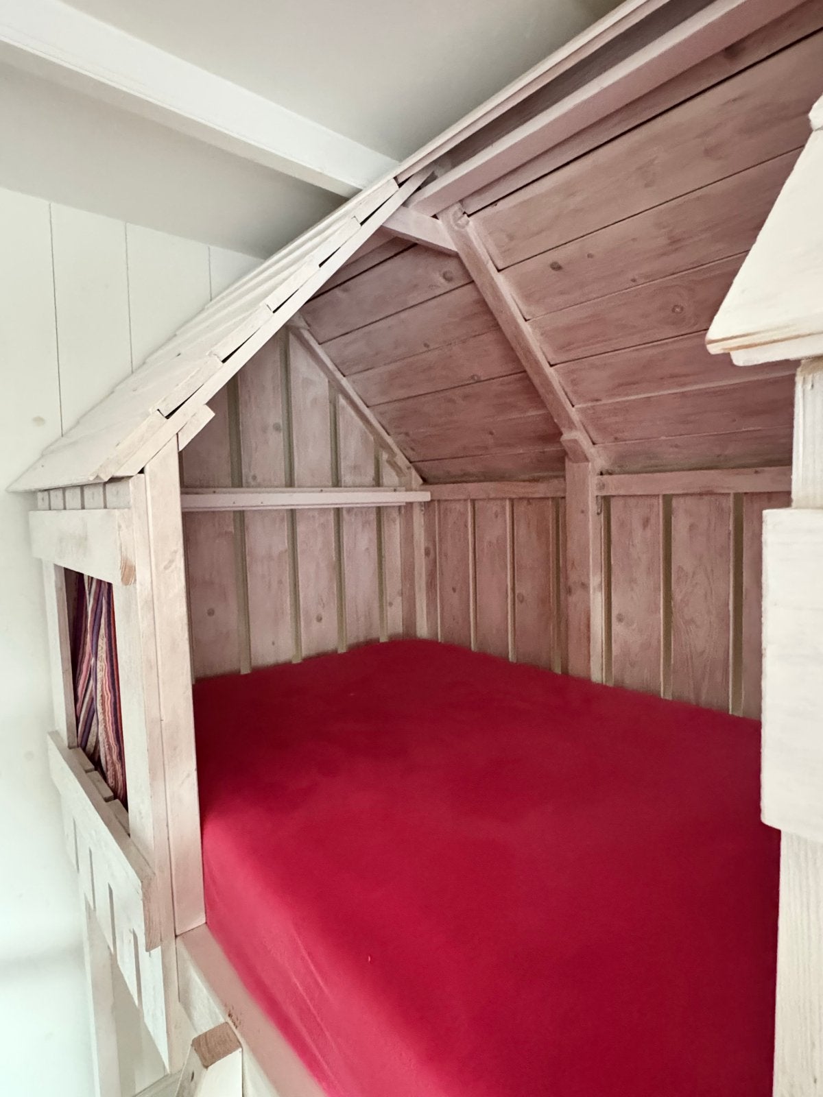 Foto 5 van Uniek Huisjesbed / Hoogslaper voor Kinderkamer