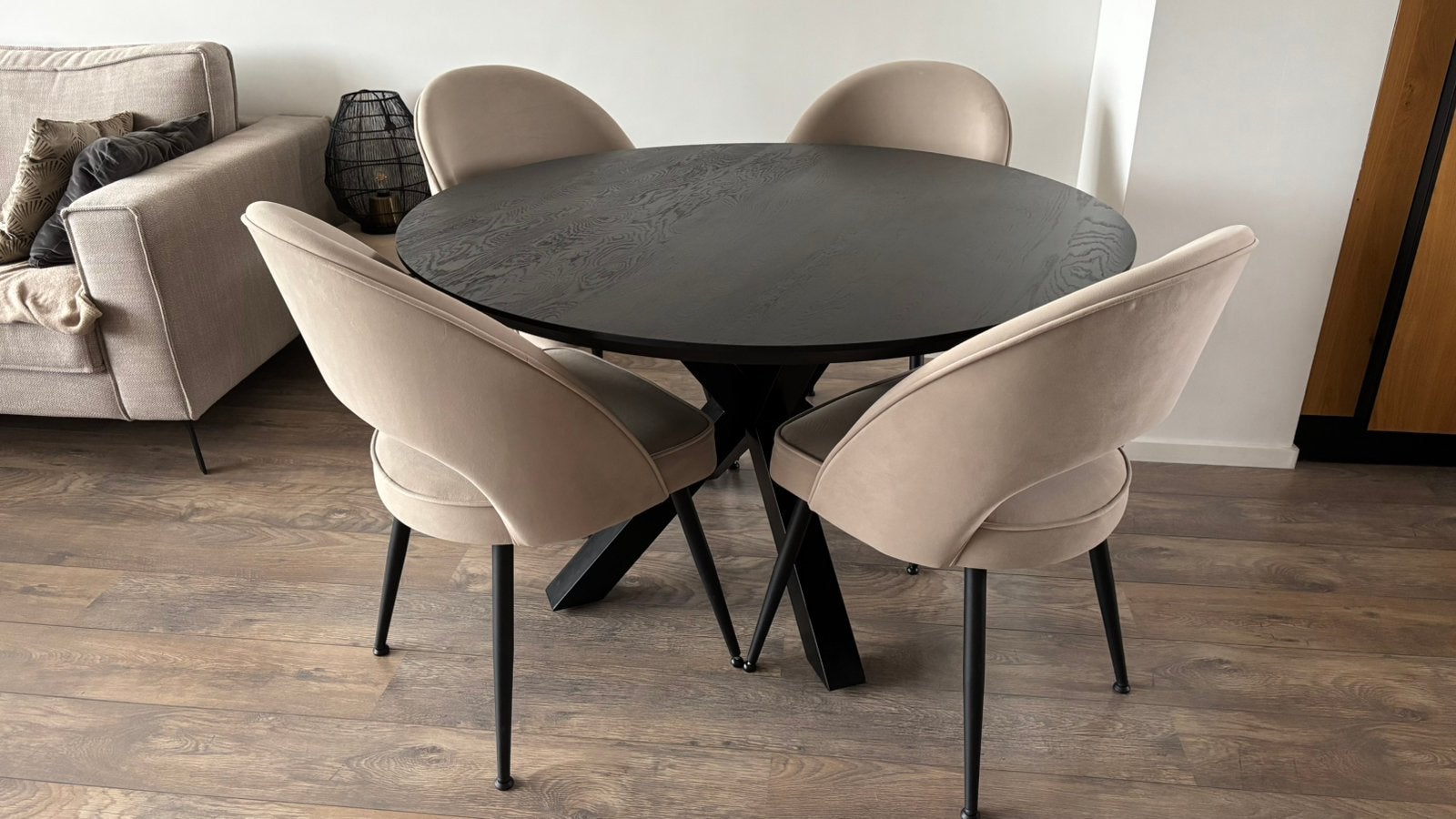 Mooie eettafel en stoelen, Ophalen, 100 tot 150 cm, Rond, Zo goed als nieuw