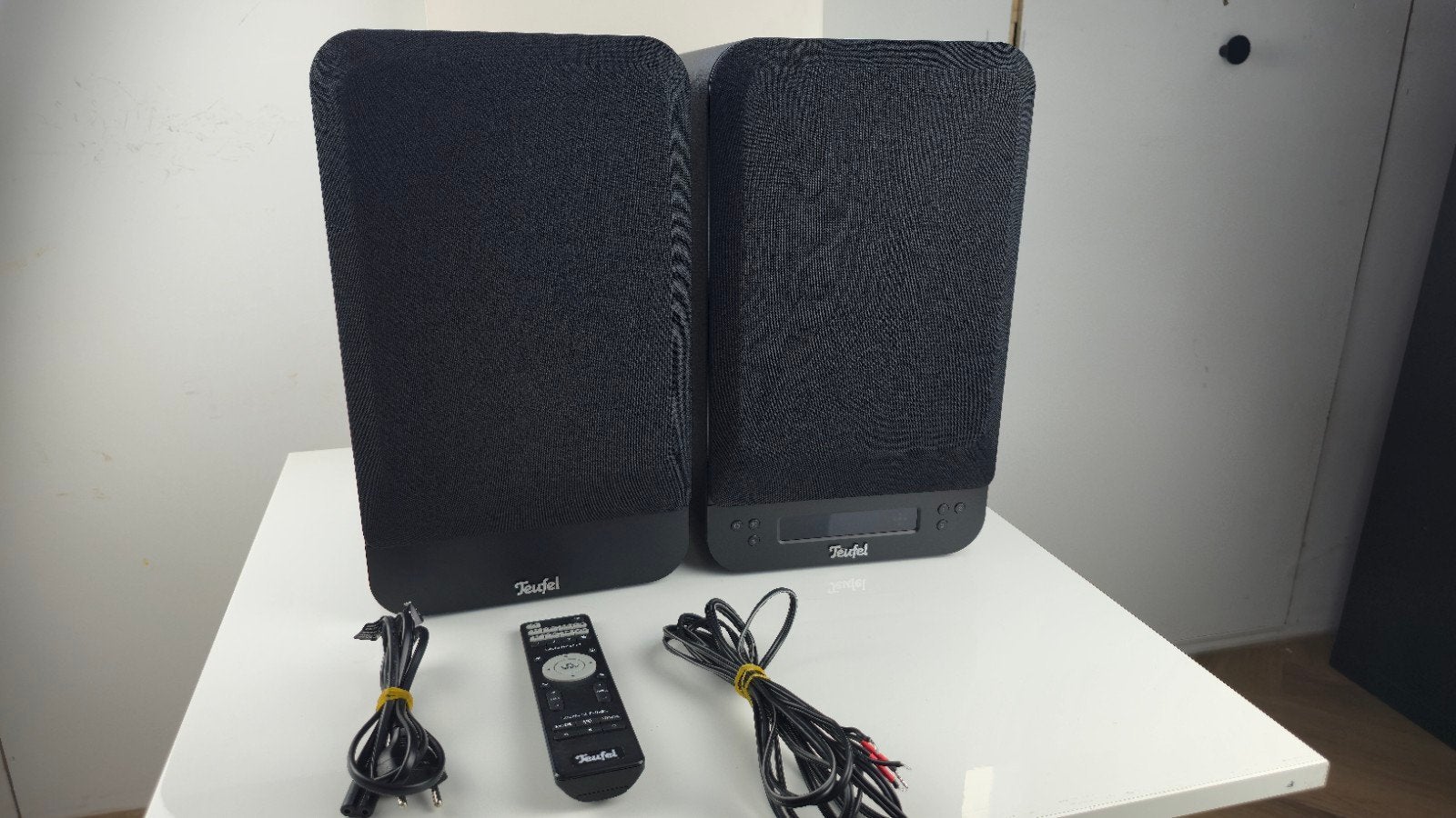 Teufel Ultima 25 Active boekenplank speakers, Inclusief kabels, Ophalen of Verzenden, Zo goed als nieuw, 60 tot 120 watt