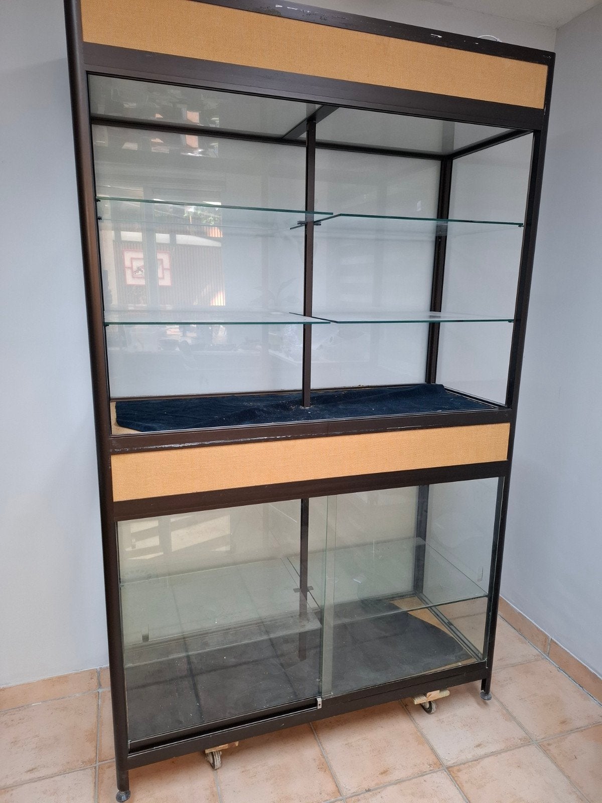 vitrine kast, Ophalen, Strak, Gebruikt, 100 tot 150 cm
