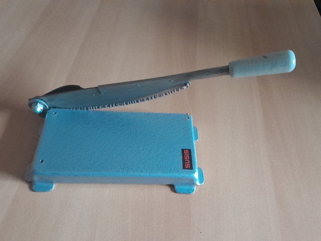 Susic Kartel Snijmachine ( deckle cut trimmer ) lezen!, Diversen, Ophalen, Gebruikt