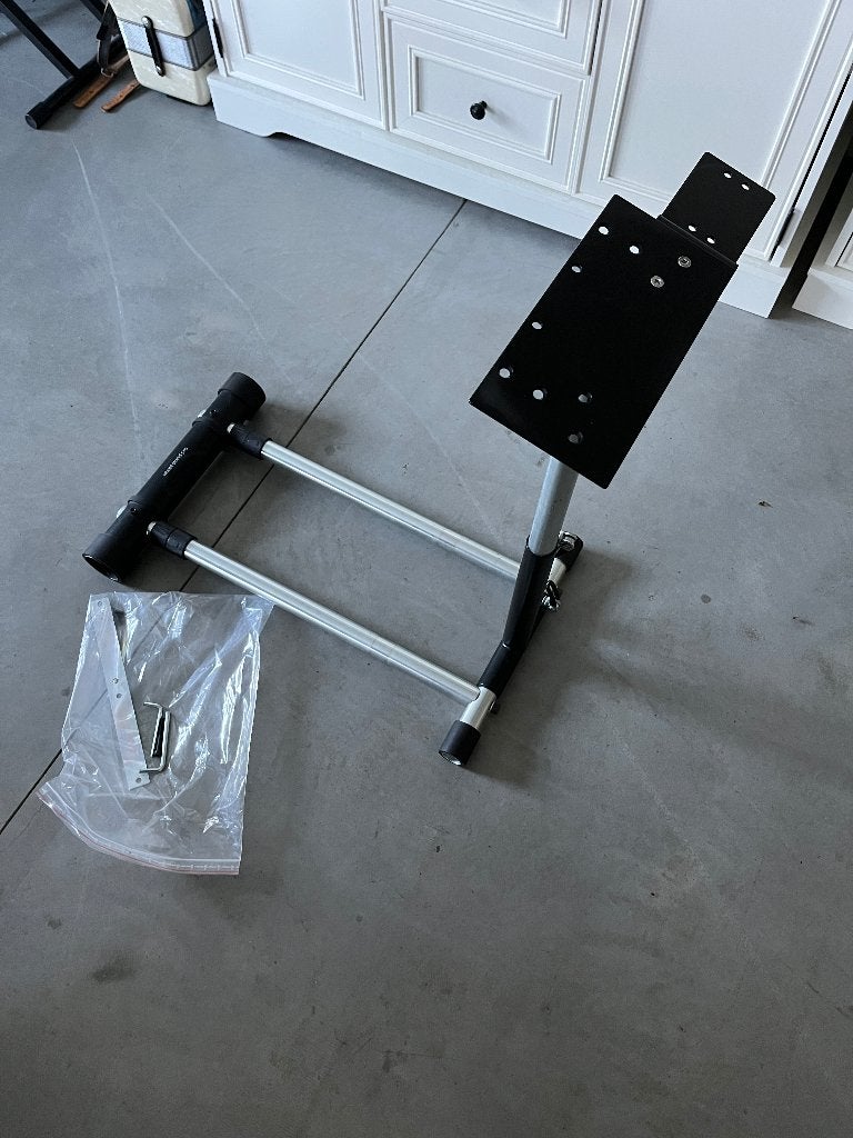 Wheel Stand Pro voor Logitech – Deluxe V2, Spelcomputers en Games, Spelcomputers | Overige Accessoires, Houder/standaard, Zo goed als nieuw