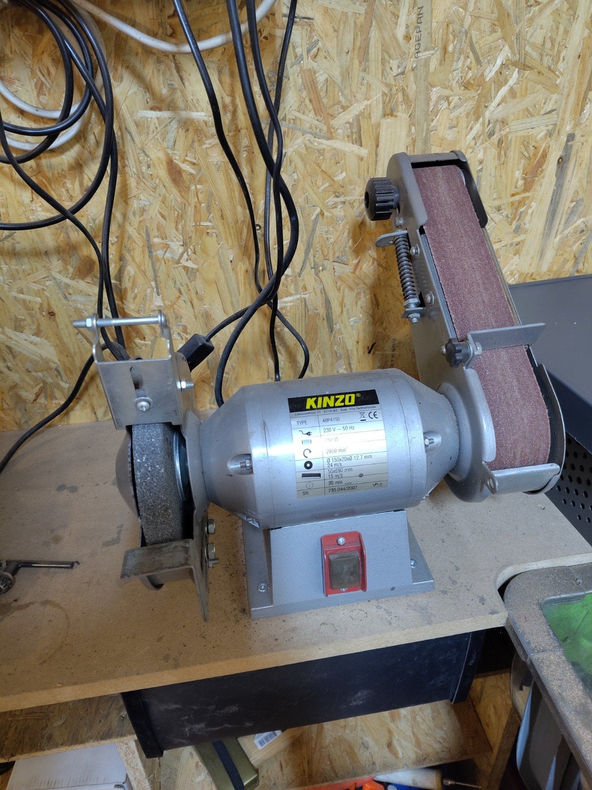 Kinzo Bankslijpmachine met Schuurmachine - 250W, Ophalen, Gebruikt, Minder dan 700 watt, Werkbankslijpmachine