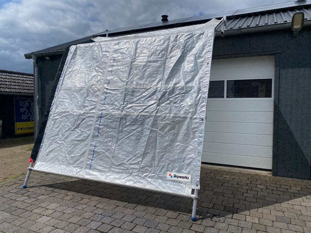 Doorwerkscherm steiger skyworks 305 aluminium doorwerk tent, Doe-het-zelf en Verbouw, Steigers, Ophalen, Zo goed als nieuw, Rolsteiger of Kamersteiger