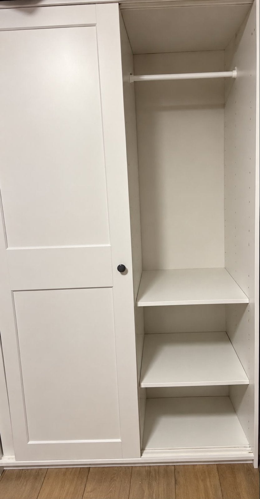 Ikea HAUGA Schuifdeurkast, Ophalen, Met plank(en), Kunststof, 100 tot 150 cm