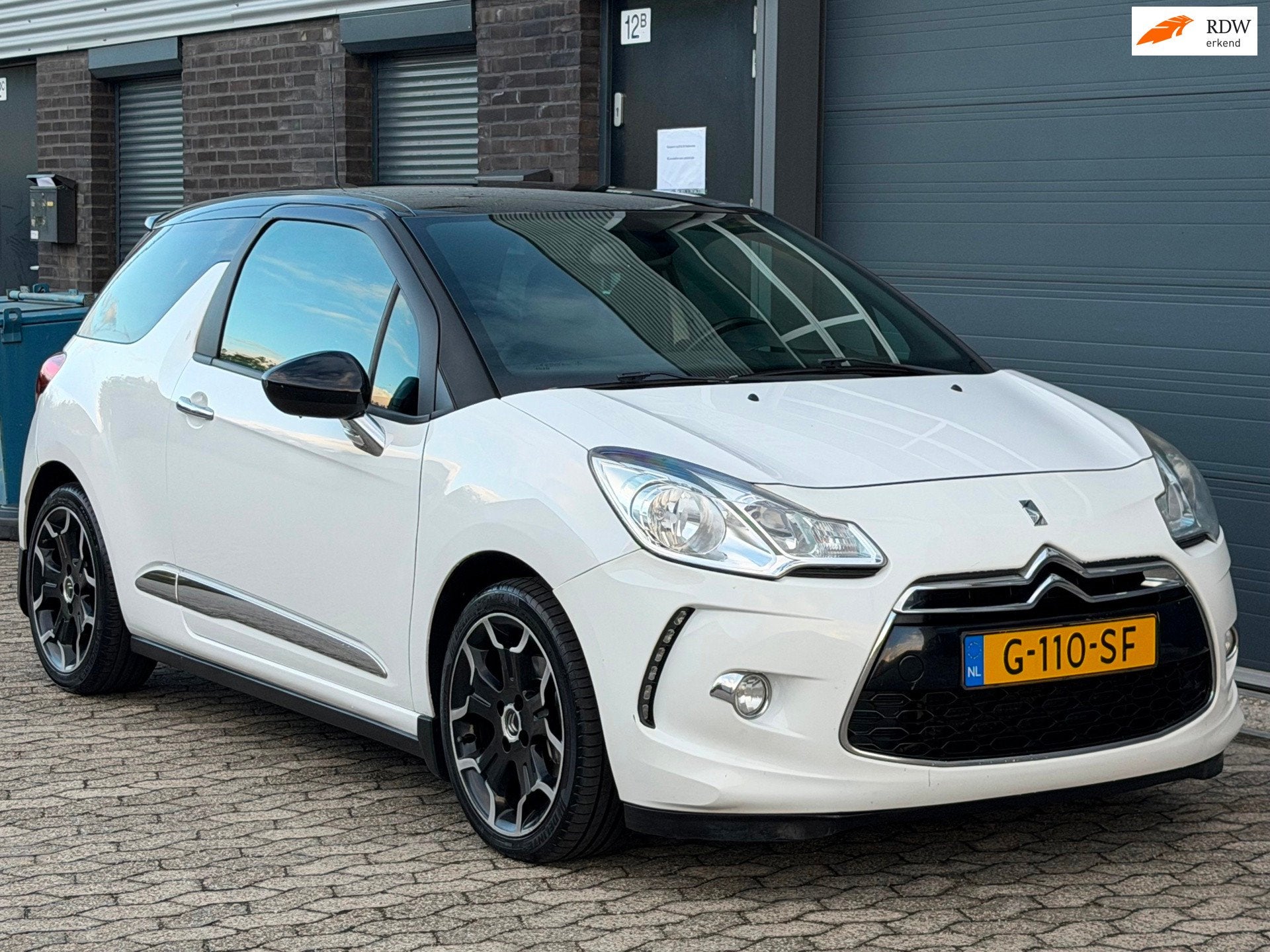 Citroen DS3 1.6 THP Ultra Prestige LEER NAVI CLIMA CRUISE, Voorwielaandrijving, Euro 5, Gebruikt, Zwart