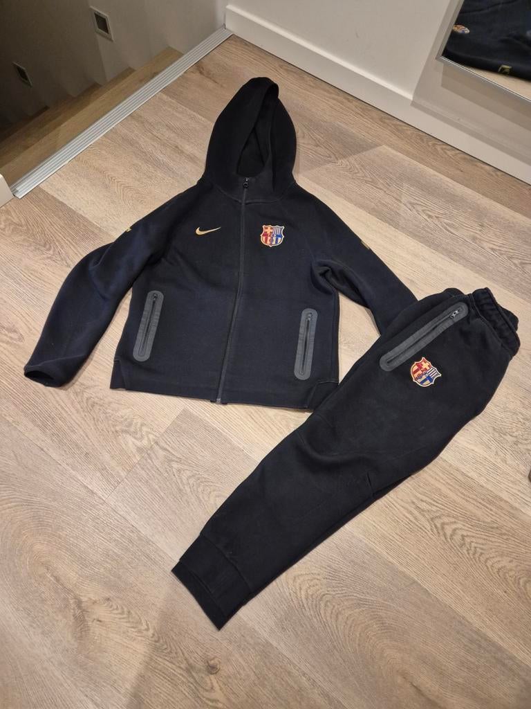 Nike tech 158/164, Ophalen of Verzenden, Zo goed als nieuw