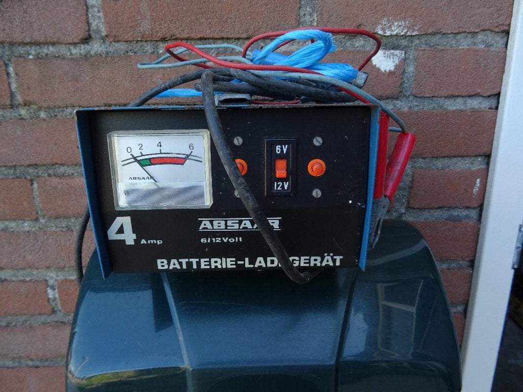 eEN 4 amp Absaar Batterie-Ladegerat, Ophalen, Gelezen, Folder