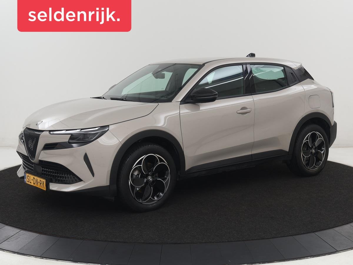 Alfa Romeo Junior Elettrica 54 kWh | SOH 97,3% | Adaptive cr, Auto's, 413 km, Stof, Gebruikt, Parkeersensor