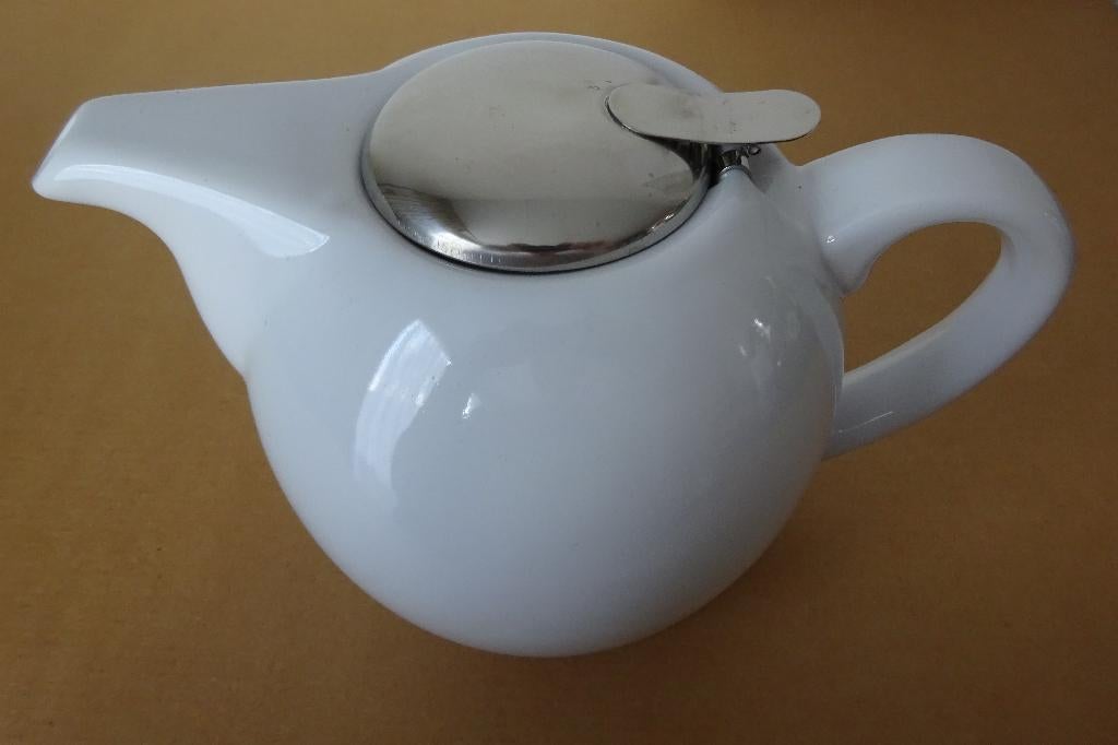 Nieuwe theepot Yong Camellia 1,3 liter, Ophalen, Nieuw, Porselein, Overige typen