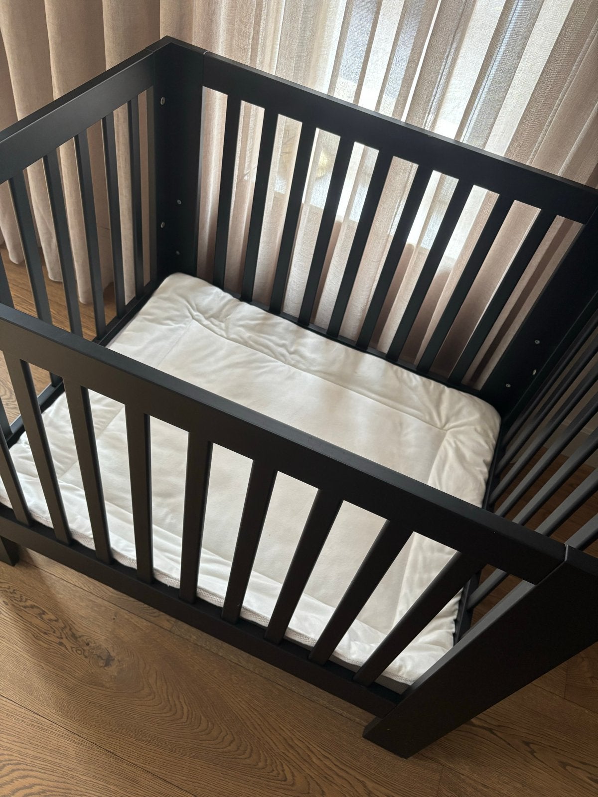 Kidsmill Box Zwart met Baby's Only Boxkleed, Ophalen, Zo goed als nieuw, Vierkant, Boxkleed