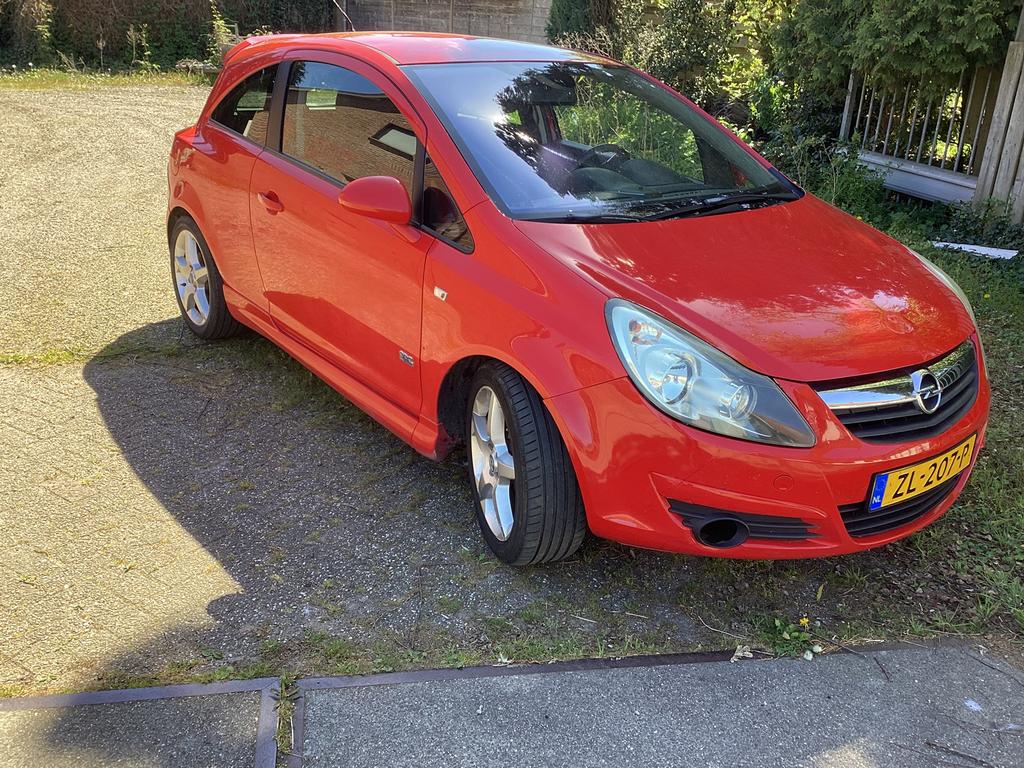 Opel Corsa OPC trekhaak met onderhouds boekje apk 07- 2027, Handgeschakeld, Particulier, Onderhoudsboekje, Rood