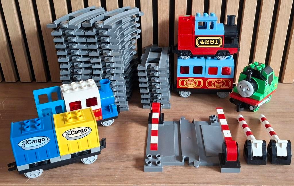 Veel duplo treinen & rails, Kinderen en Baby's, Speelgoed | Duplo en Lego, Ophalen of Verzenden, Zo goed als nieuw, Duplo