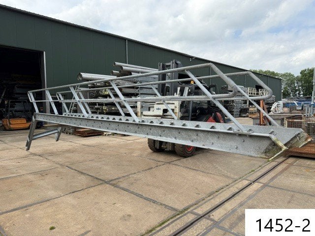 1452. IJzeren trappen / trap / noodtrap / bordes / manbak, Ophalen, Gebruikt, Trap, 2 tot 4 meter