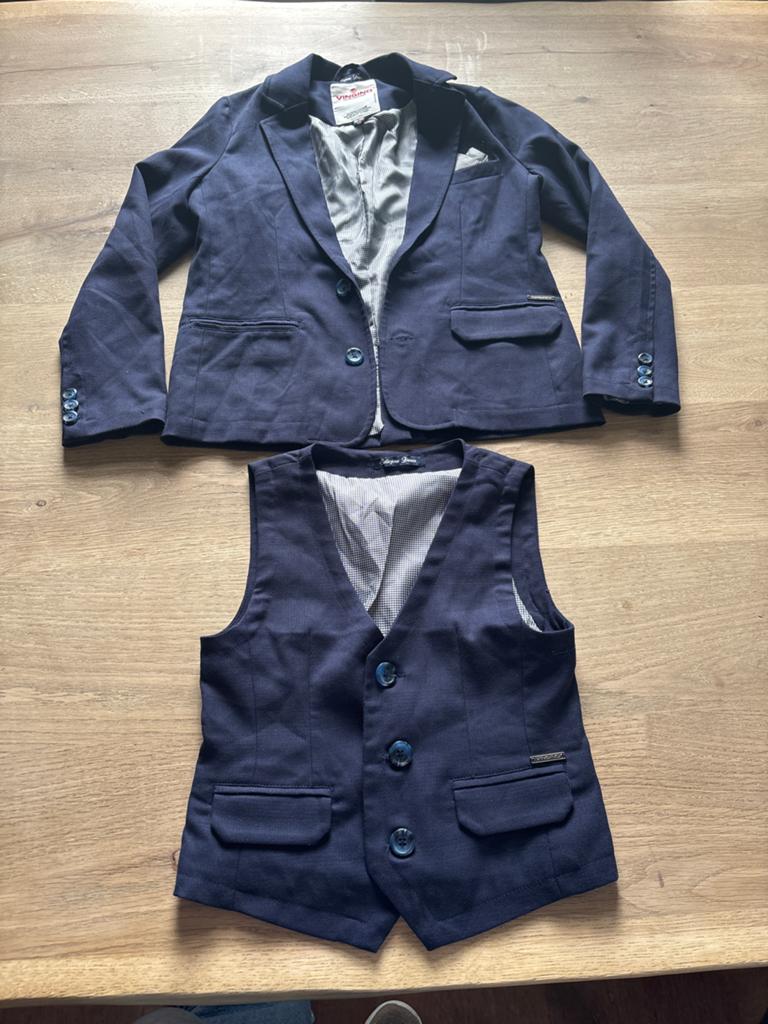 Vingino Tanay Colbert & Nahor Gilet - Bianco Collectie 140, Ophalen of Verzenden, Zo goed als nieuw, Jongen, Setje
