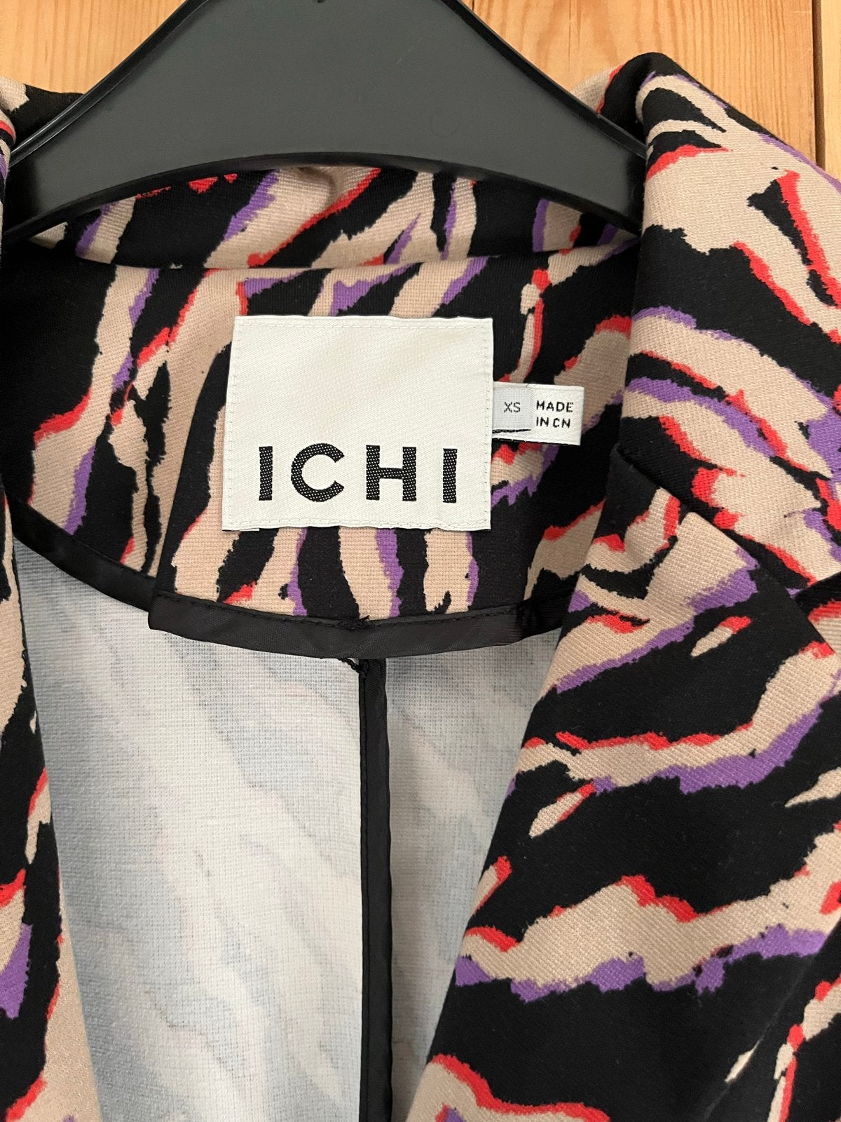 ICHI blazer maat XS in perfecte staat, Kleding | Dames, Jasjes, Kostuums en Pakken, Overige kleuren, Ophalen of Verzenden, Zo goed als nieuw