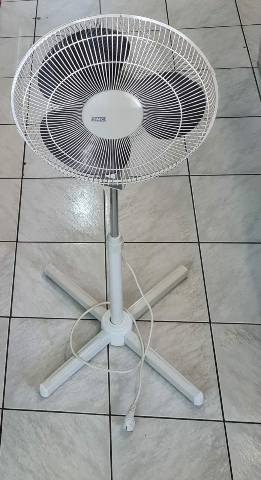 Ventilator van het merk SMC verstelbaar in goede staat, Witgoed en Apparatuur, Ventilatoren, Ophalen of Verzenden