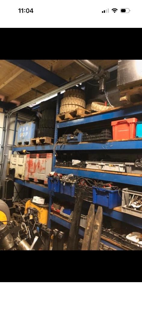 Grote schuuropruiming, heel veel onderdelen van heftrucks, Ophalen, Gebruikt