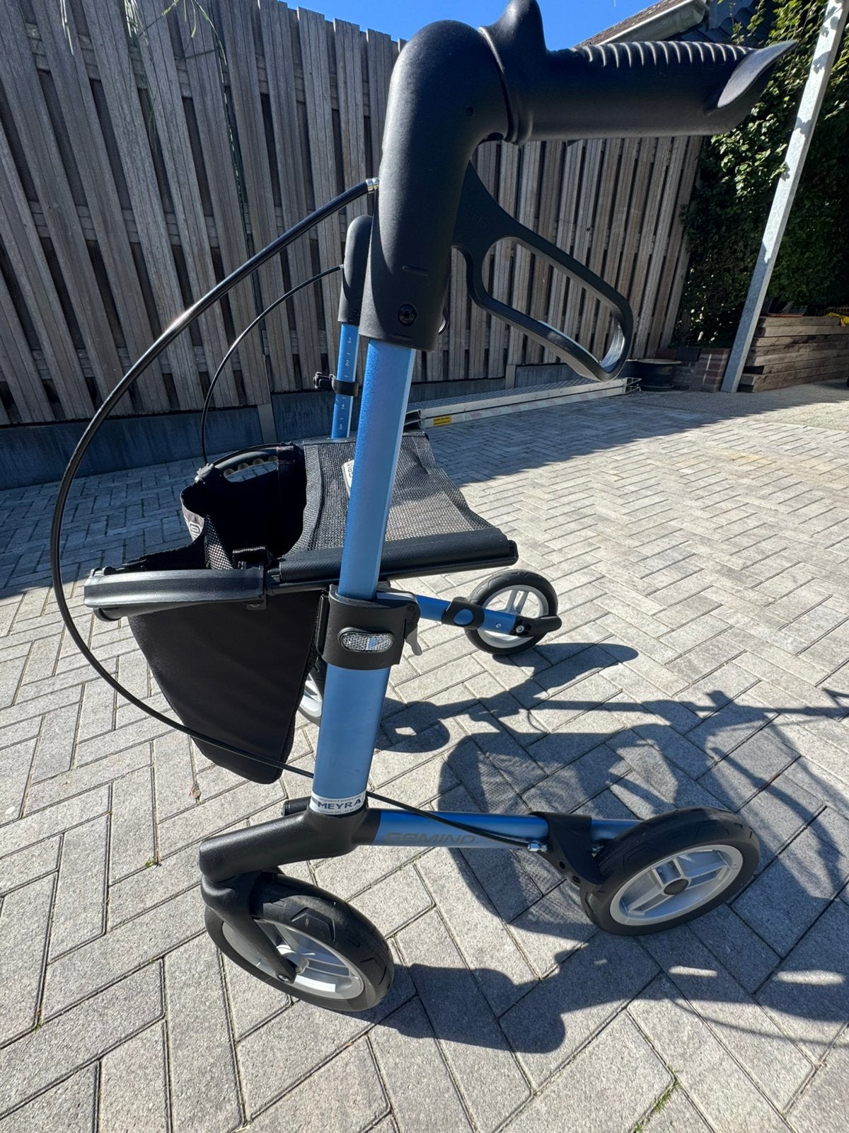 Rollator Gemino 30 M Comfort  Sapphire blue, Ophalen, Lichtgewicht, Zo goed als nieuw