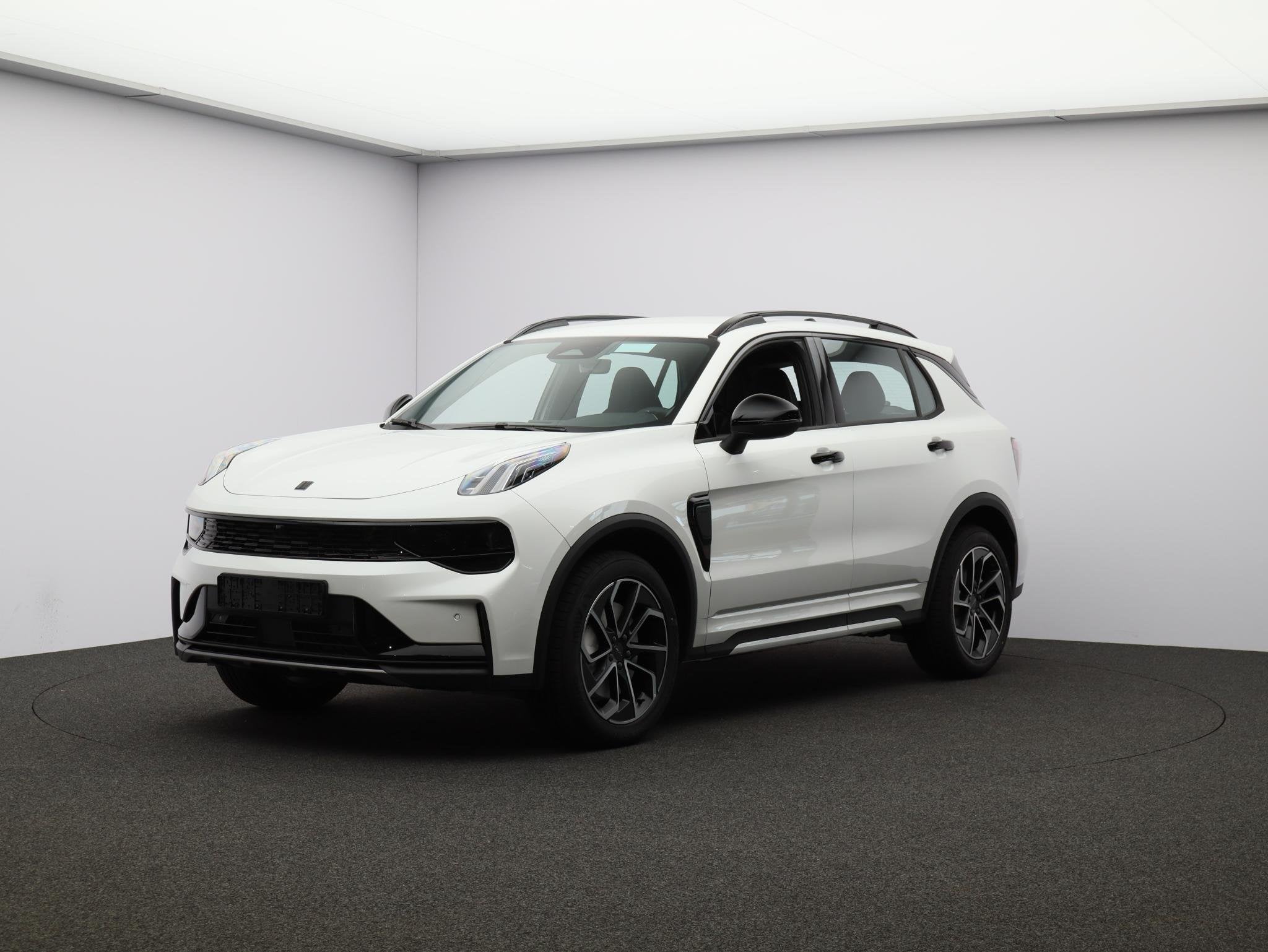 Lynk & Co 01 1.5 Core VOORRAADACTIE! € 43145.- VOOR € 36, 1800 kg, Euro 6, 4 cilinders, Alcantara