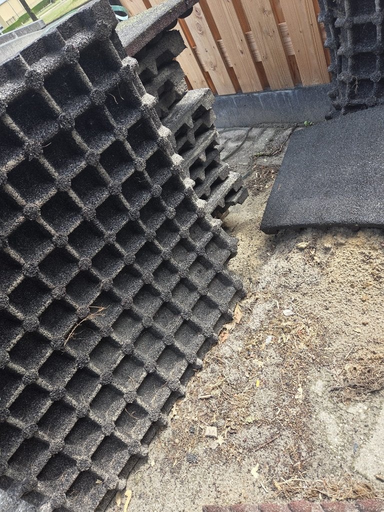 Rubberen tegels 100 x 100x 6,5   Beschadigd, Dieren en Toebehoren, Onbekend, Onbekend, Onbekend, Weidegang