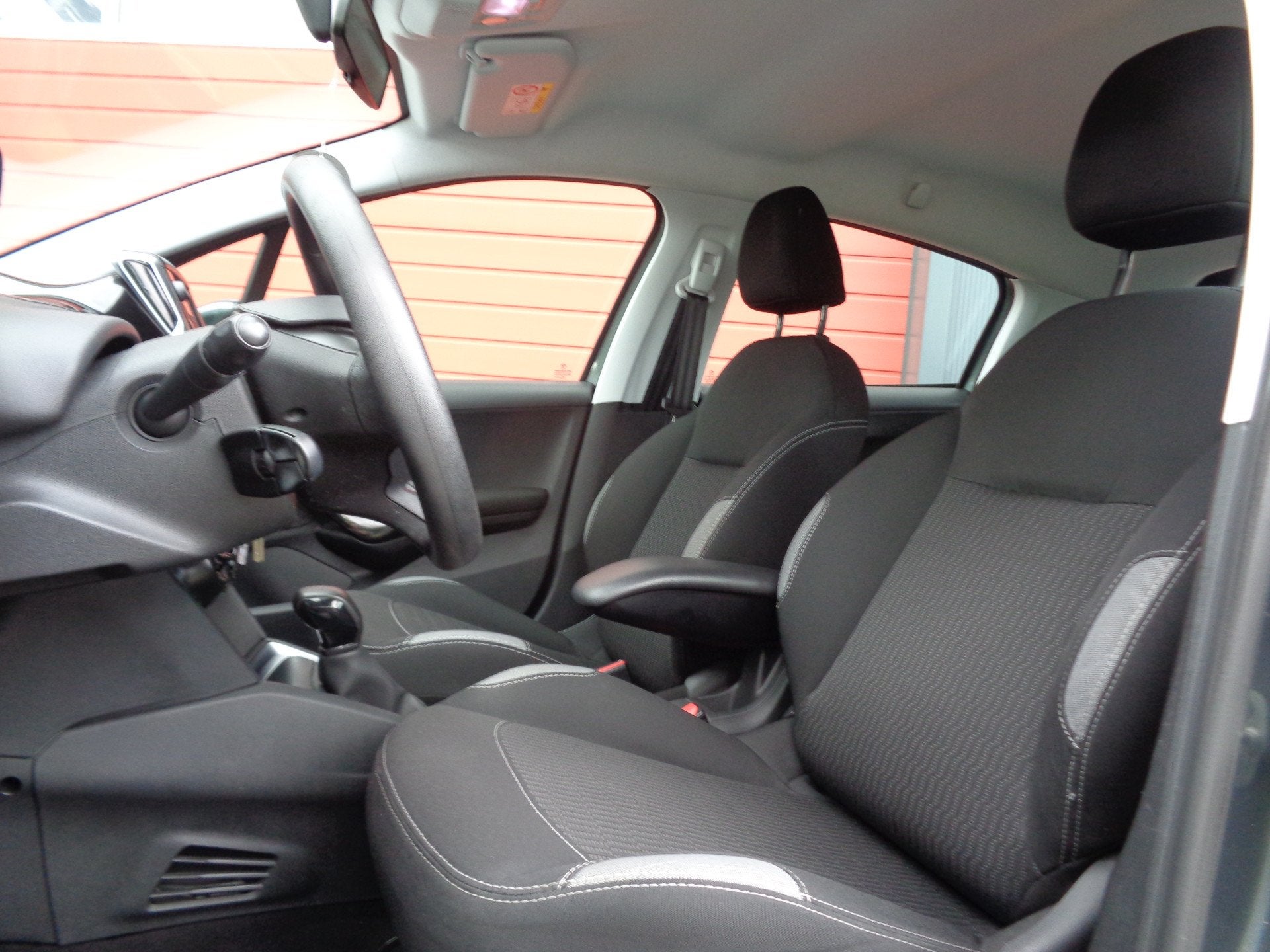 Peugeot 208 1.2 PureTech Blue Lion Airco Navi Cruise 5DRS NL, Voorwielaandrijving, Gebruikt, 1199 cc, 82 pk