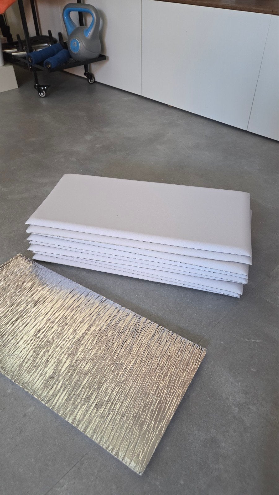Zelfklevende Muurpanelen Wit - 10 stuks (24x49,5 cm), Geluiddempend, Nieuw, Ophalen of Verzenden, Kunststof