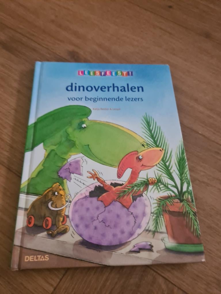 Dinoverhalen voor beginnende lezers - Katja Reider & Leenah, Boeken, Ophalen of Verzenden, Zo goed als nieuw, Katja Reider & Leenah
