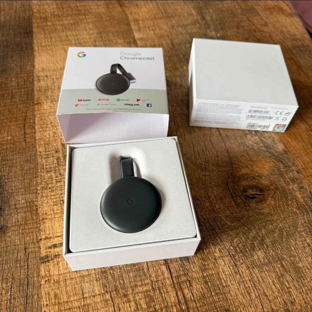 Google ChromeCast generatie 3 (compleet in doos), Ophalen of Verzenden, Zo goed als nieuw