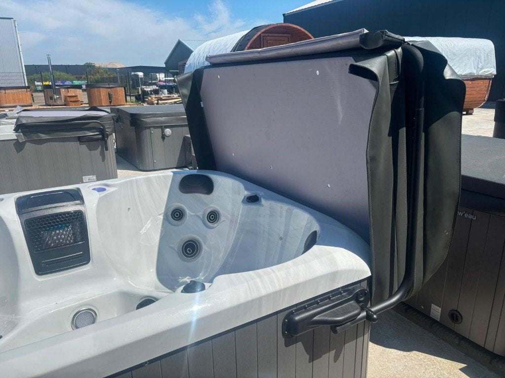 W’eau Como spa + 5 kW warmtepomp | DEMOMODEL | Balboa, Ophalen, 8431 NA, Buurstede 17, Wellness4Fun, Zo goed als nieuw