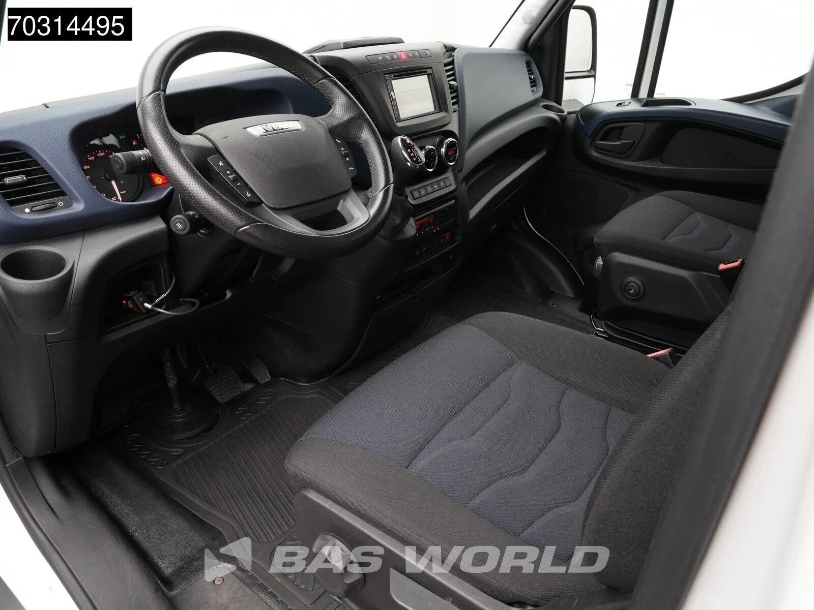 Iveco Daily 70C18 3.0L 4x4 Automaat Open Laadbak Kraan Fassi, Automaat, Stof, Gebruikt, Euro 6